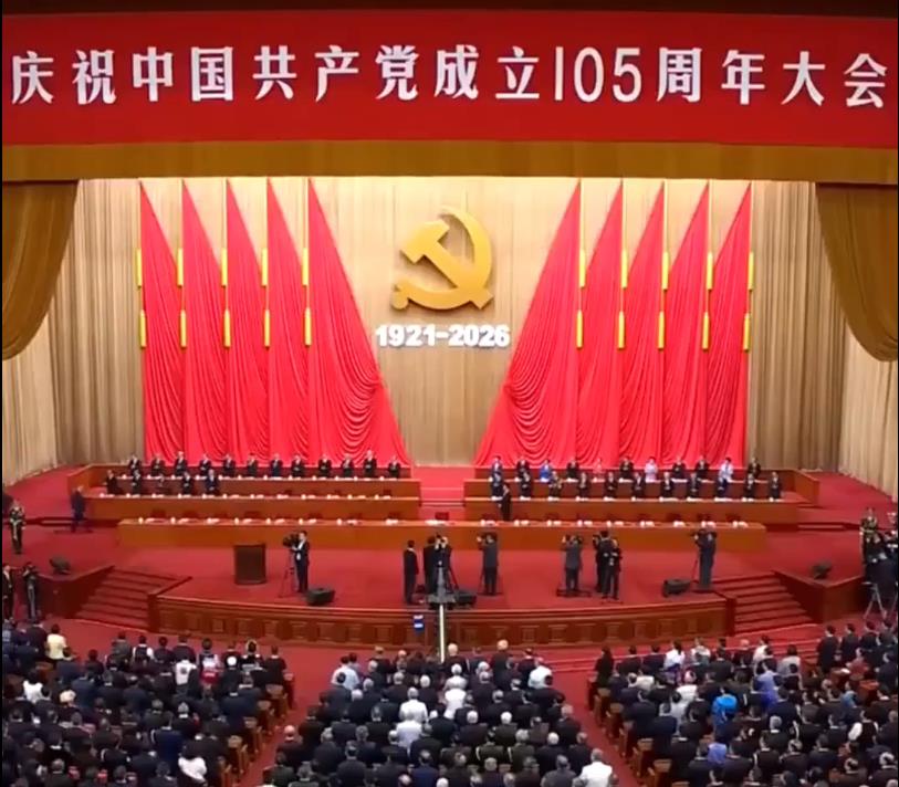 追光的你丨总书记向他们颁授勋章